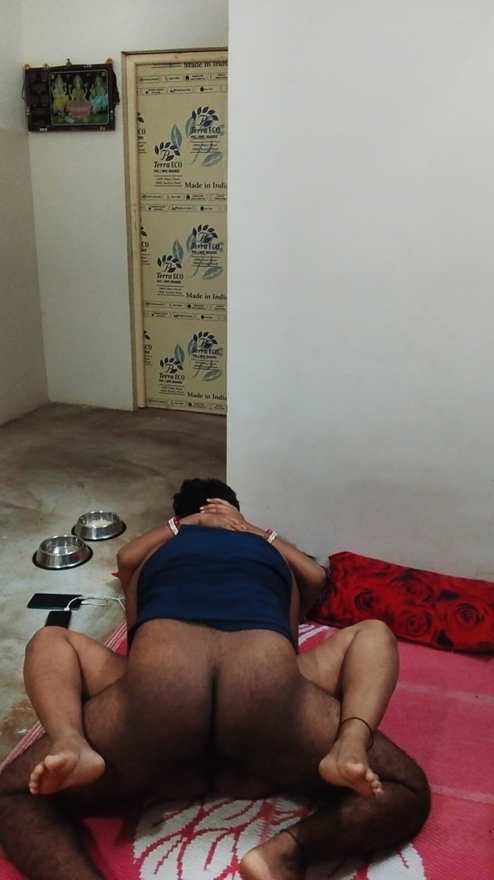 Mg3947731: Manžel, manželka Deshi má sex