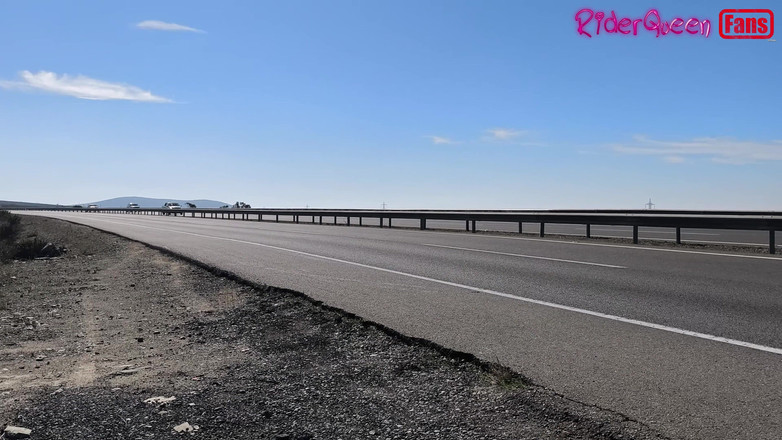 Riderqueen BBW Step Mom Latina Ebony: Berbagi IstriKu di Rute Publik