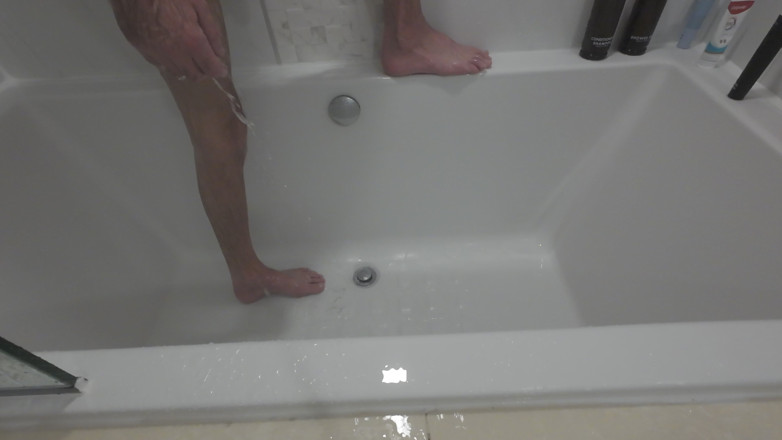 Big dick dadddy: I Need a Foot Slave to Worship My Feet in...