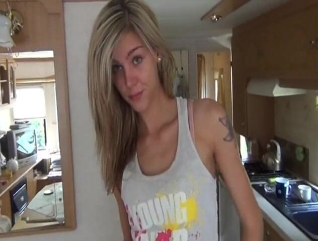 Flash Model Amateurs: La bellezza amatoriale cavalca il wang del suo amante