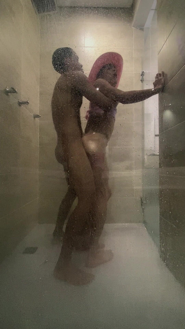 Tomas Styl: FEMBOY, AILESIYLE TATILDE OLDUĞU OTELIN BANYOSUNDA YABANCI TARAFINDAN SEVIŞIYOR