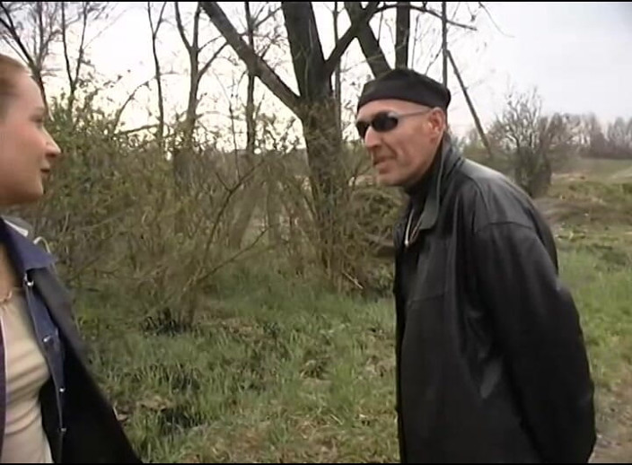 Tabu Film: Quick Blowjob on the Walk