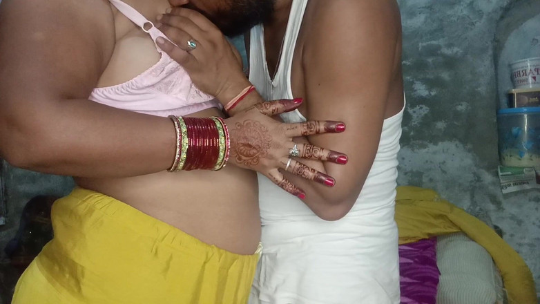 Yourgeeta8899: सौतेली मम्मी की चूत को उसके सौतेले बेटे ने चाटा और उसकी गांड की जोरदार चुदाई करवाई।