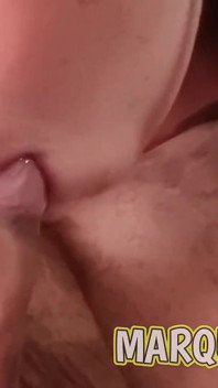 정액을 삼키는 어린 소녀와 함께 침실에서 밴에서 후장 따먹기