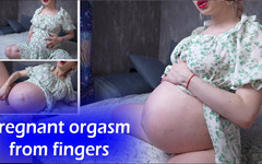 Kira Loster: Těhotná masturbace a orgasmus z prstů! Obrovské břicho