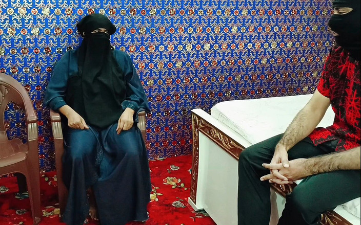 RajuIndianPorn: 大きな丸いおっぱいイスラム教徒の熟女は私のペニスをキャッチし、彼女は待合室で私とセックスを望んでいます