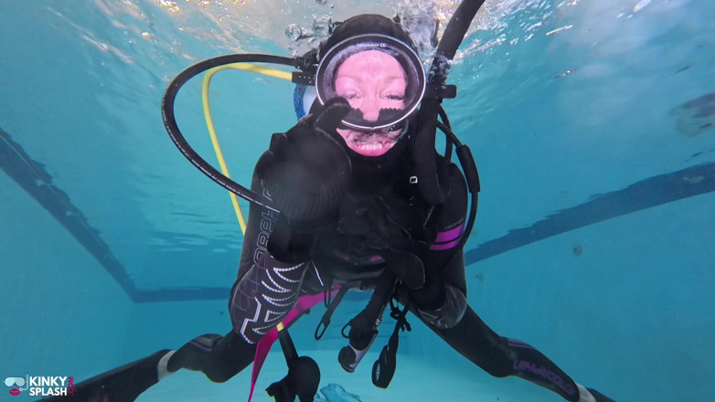 UKCuteGirl Lucy Lauren: Underwater Scuba Slave Training - Dominated in Chains &amp; Wetsuit Edging