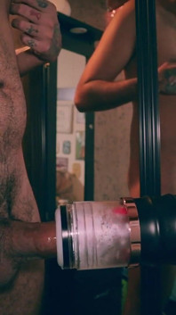 Gran polla sin cortar latina Camilo Brown follando Fleshlight disparando una gran carga y comiendo su propio semen