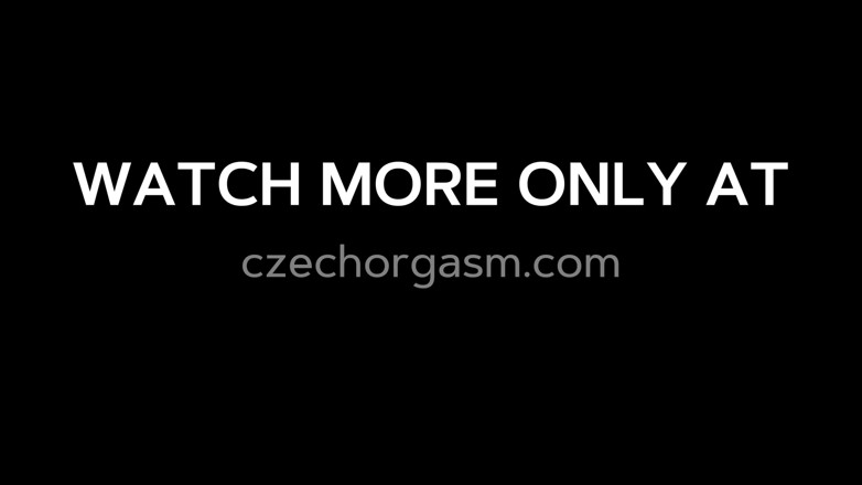 Czech Orgasm: Orgasm ceh 63: blondă zveltă tânzește o mașină călărind - vrea acum,...