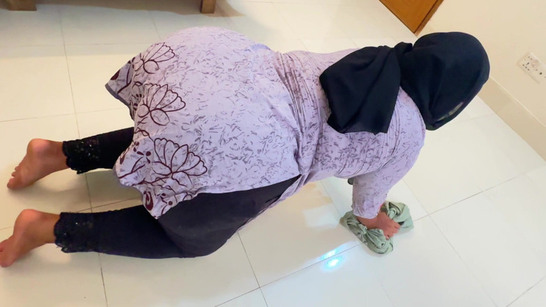 Aria Mia: Gadis arab dengan pantat bahenol dan toket besar lagi asik...