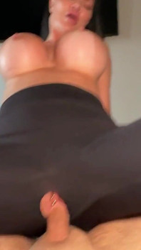 Une salope de gym se fait baiser