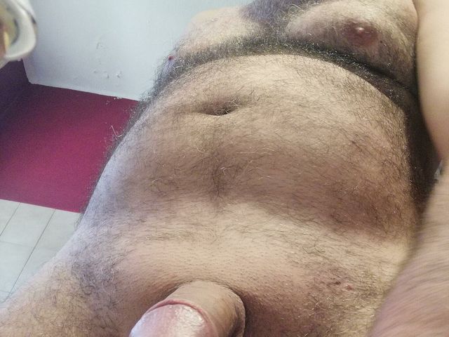 A quick wank in the toilet of the company where I work (Instructions to masturbate with pleasure)