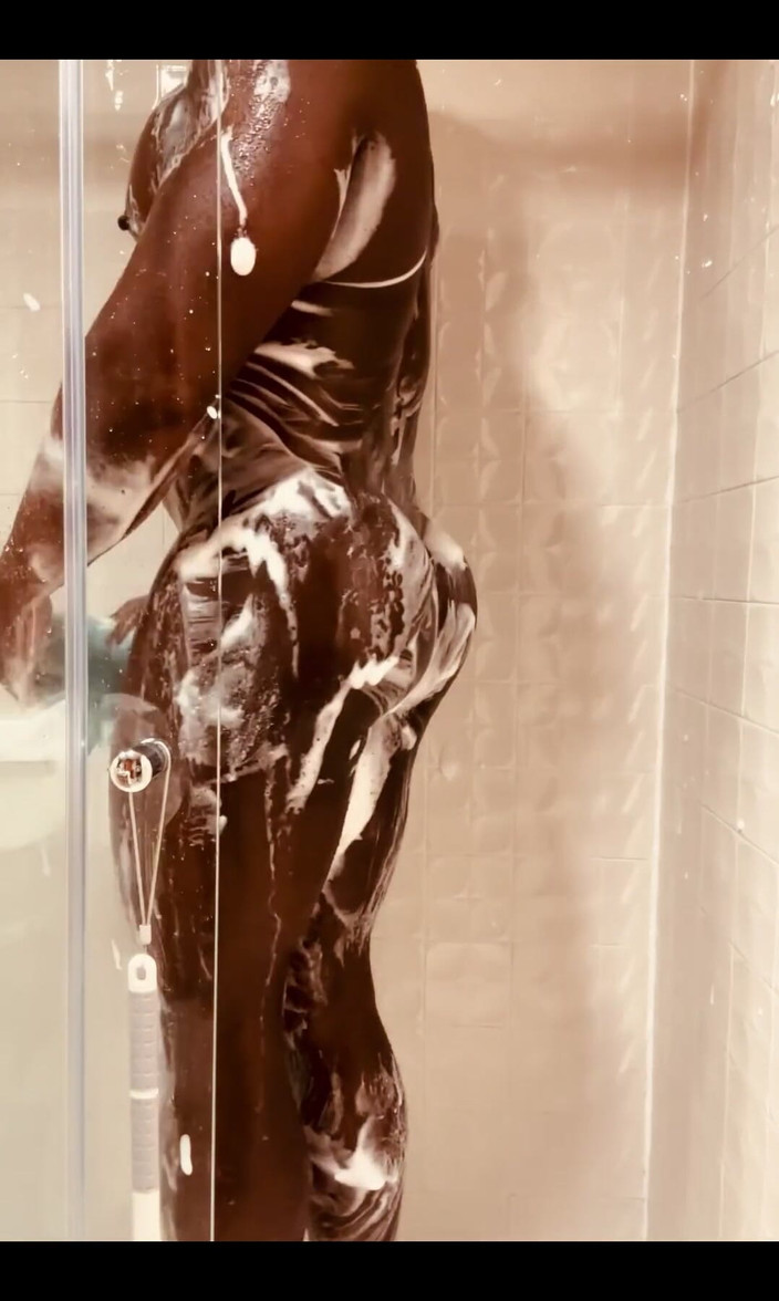 Afro Black XXX: Присоединяйся ко мне в душе