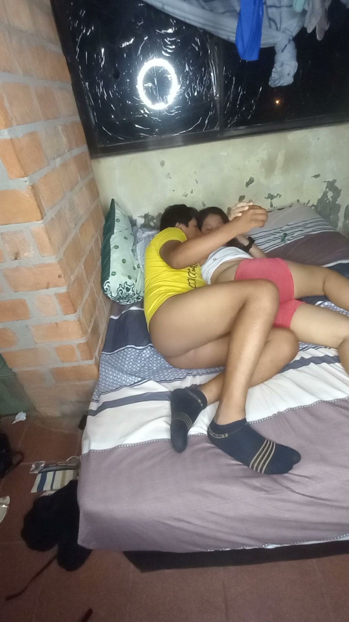 Latina_hot911: Я прийшла лише подивитися фільми зі зведеним братом