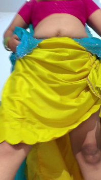Inquilino village bhabhi pagar aluguel ao proprietário por foda hardcore, quando bhabhi sozinho em hindi
