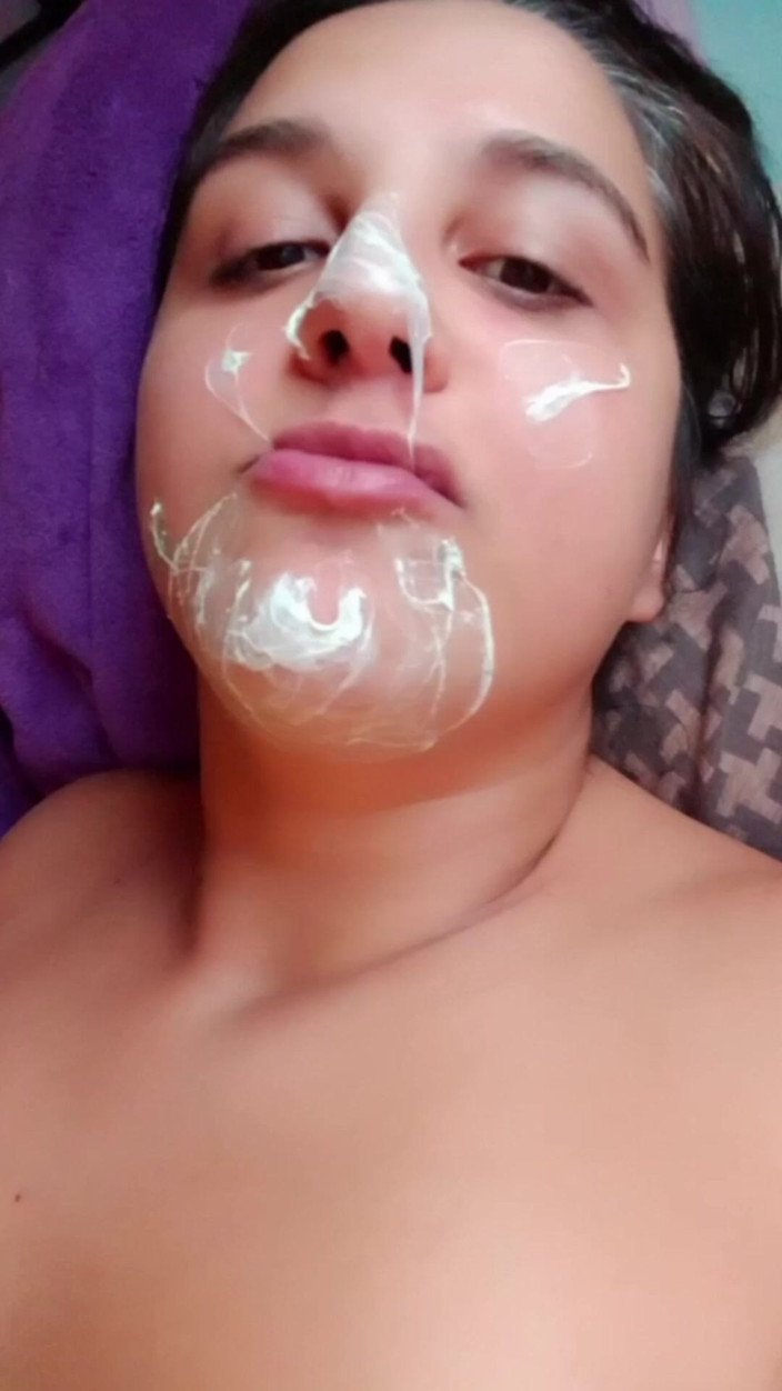 Bunny Looner: Culazo pegajoso facial - desnudo en primer plano - Bunny Looner