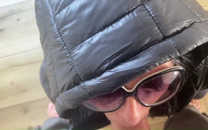 MILFy Calla: Tante seksi dengan jaket dan jaket 3 dicrot sperma hangat