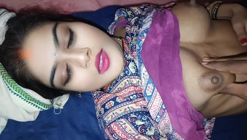 Desi Showing Her Tits (Ra k) Desi Showing Her Tits (Ra k)