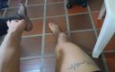 Valeria toro: Trans Cum Feet