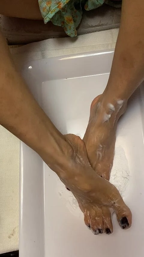 Naelor: Melove Sexy Asian Feet with Long Toes Getting Lotion