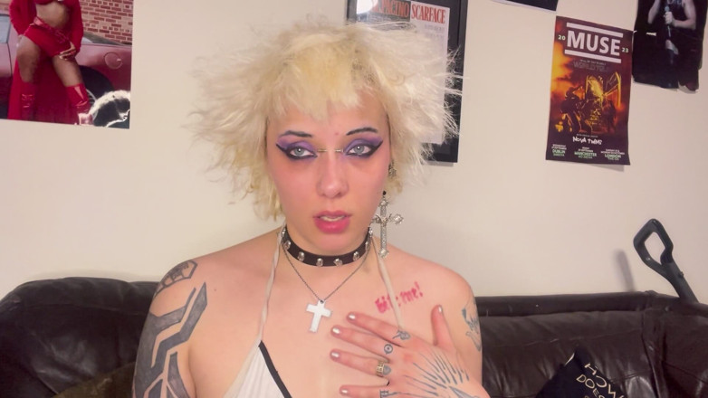 Glitterqueen1999: Лижу моего извращеного отчима