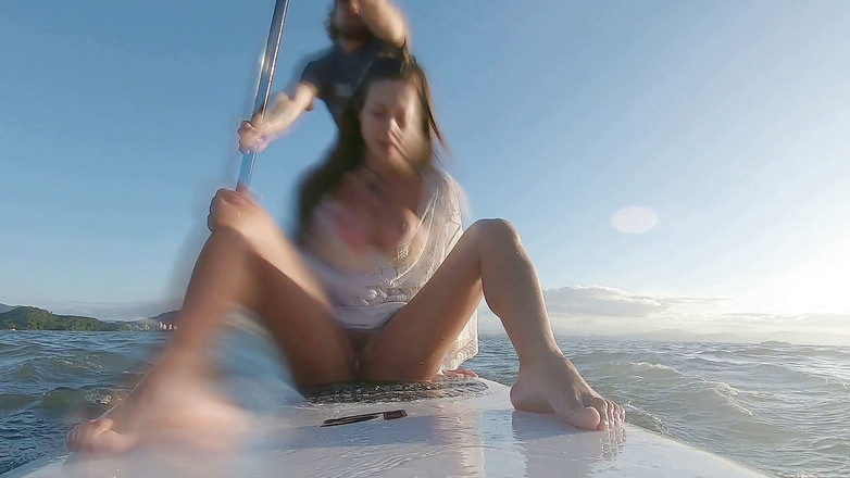 BobbyRuffus: 淫荡的黑发女郎在SUP上自慰和啪 - ana rothbard