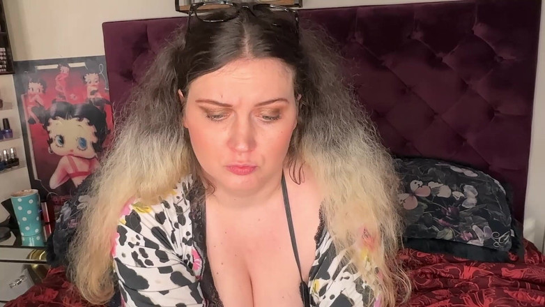 MissFFW: Une BBW fertile excitée vous supplie de l’insémine