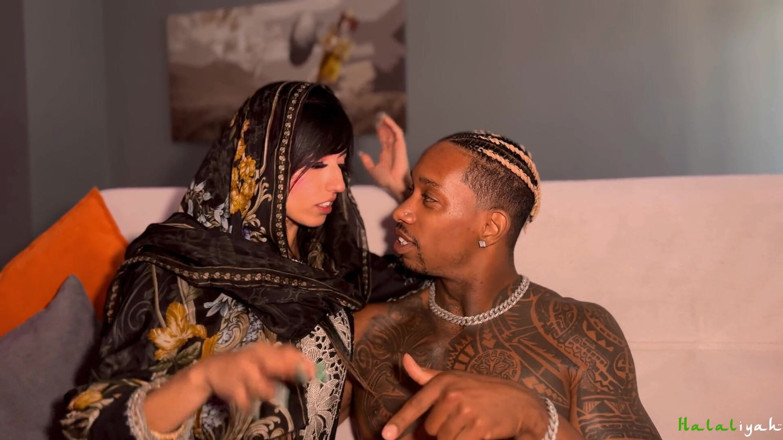 Aaliyah Yasin: Yenge aaliyah yasin dölle kaplanıyor