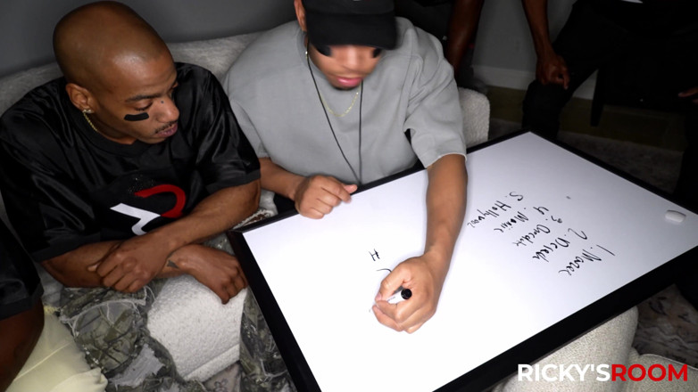 Ricky's Room: Rickysroom Kazumi adquiere seis grandes pollas negras