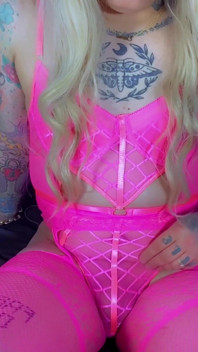 Blegul Barbie și vibratorul ei Xxl