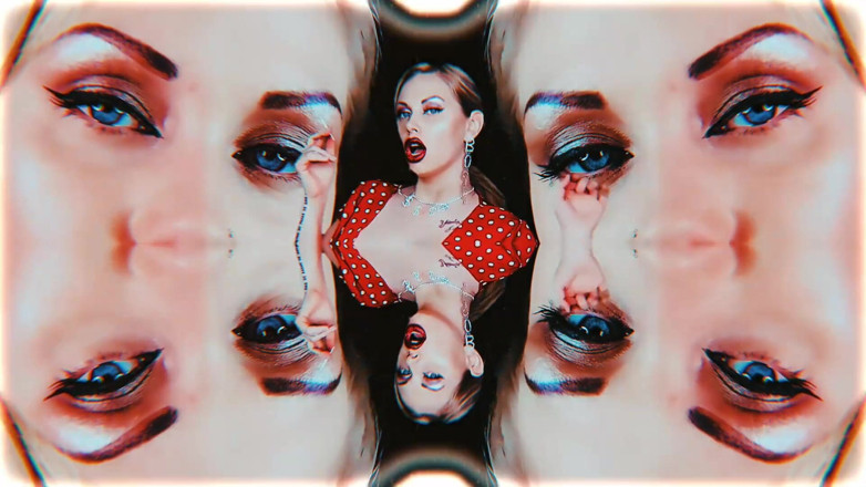 Goddess Misha Goldy: Lipsoholia yang merokok! GELUNG!!!