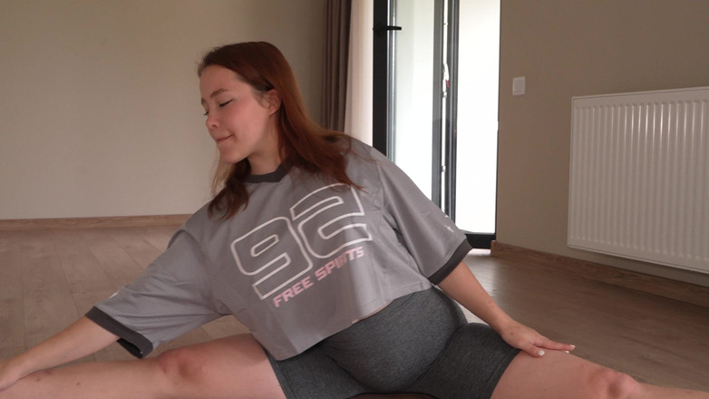 Nicole Murkovski: Flexible Neighbor Undresses and Asks to Suck Cock