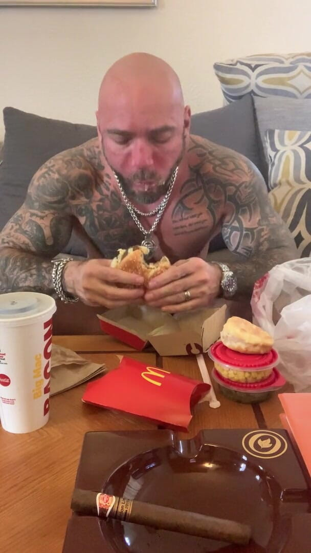 MasculineJason - Jason Collins: Mc Donald's și Kfc Mukbang!