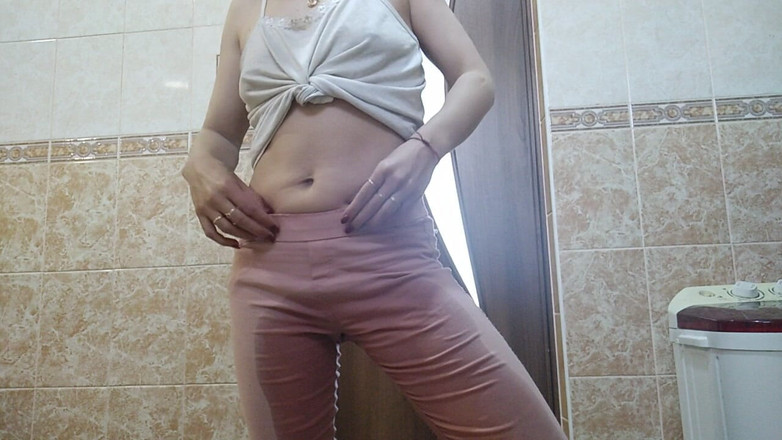DirtyLubov: Pantolona işiyor