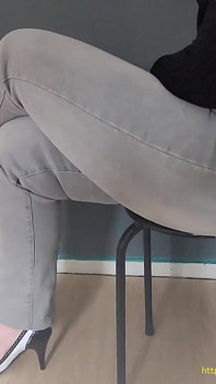 Thight Jeans'te toynağı sikiyor