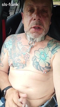 Sls-frank Je Me Masturbe Dans La Voiture Et J’attends Que Les Clients Leur Fassent Une Pipe