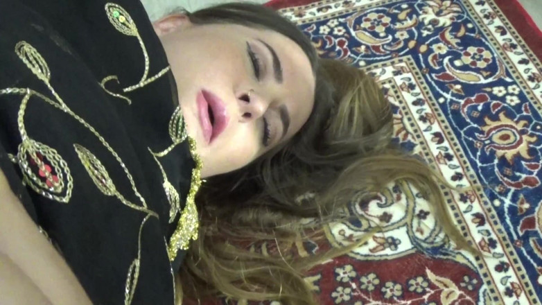 Amateur Homemade Porn: Đụ chị kế Ả Rập dễ thương gợi cảm của tôi...