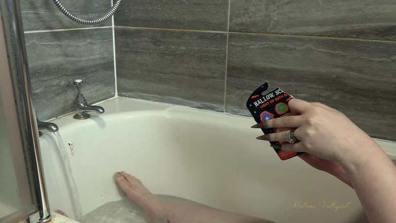Mxtress Valleycat: Baño de halloween - fizz asmr