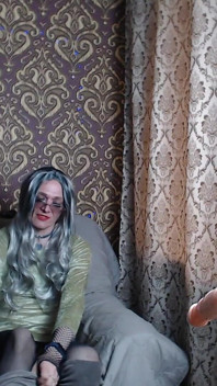 Crossdresser Děvka Zkouší Nový Vzhled
