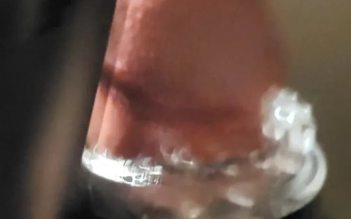 Youngandmature: Milked by Stranger and Huge Cumshot