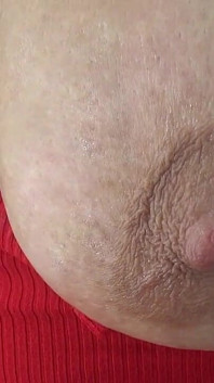 Mis grandes tetas mojadas de cerca