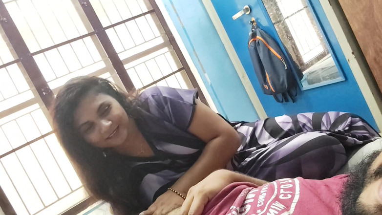 Vaigavarun45: Une belle-mère taille une pipe à son beau-fils