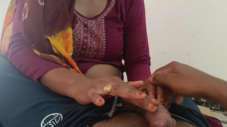 Bhabhi UP: 我有心情给我的邻居打电话