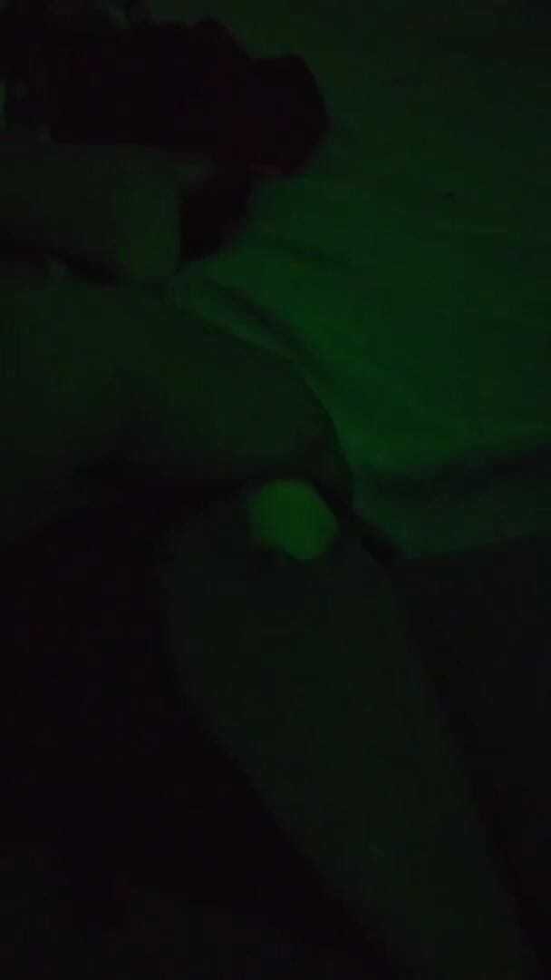 Ninazx: Meu primeiro vídeo de masturbação com luz verde