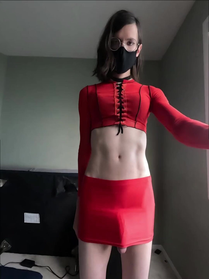 Mistress Mel: Nachytám tě, když zíráš. Strčím ti ptáka do krku a...