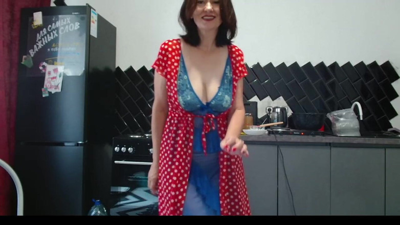 ANGELA_LADY: Fluturele roz și-a futut bine stăpâna