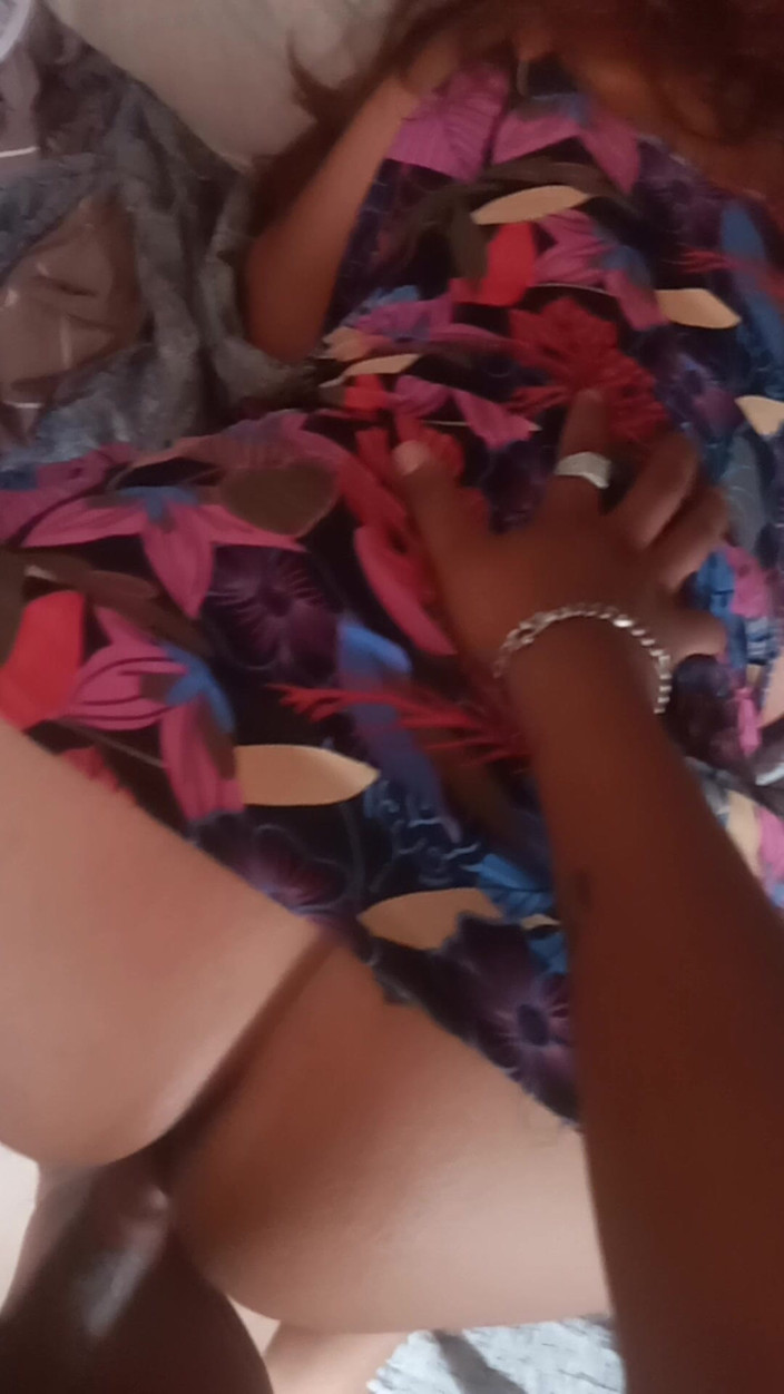 E-Alfa: 내 이웃의 창녀는 쉬운 사람이다