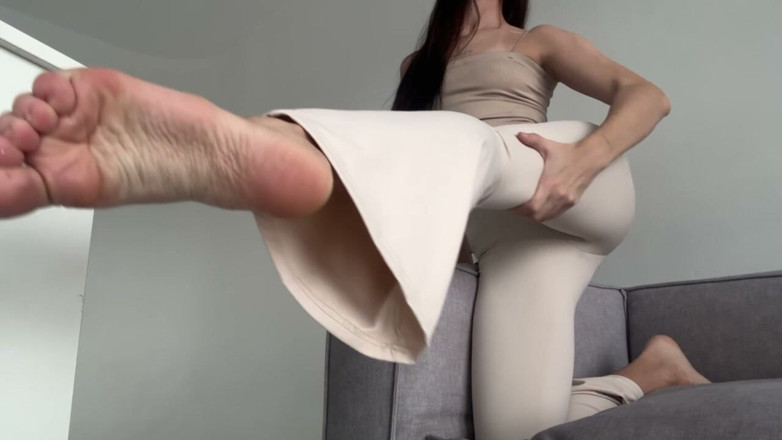 Skinny_lady69: Giantess Women Gymnactic Legs