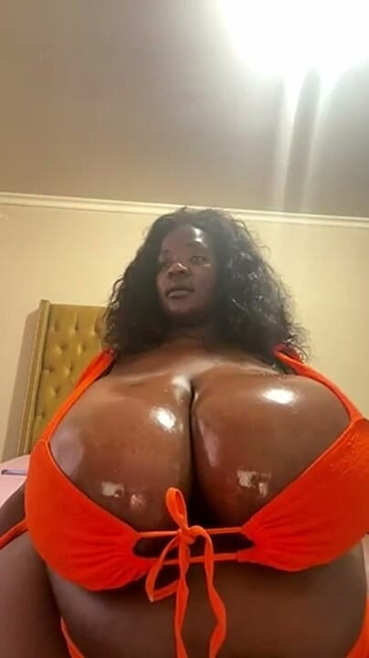 Legendary Booty Overdose: Busty BBW Striptease &amp; Bikini Fetish