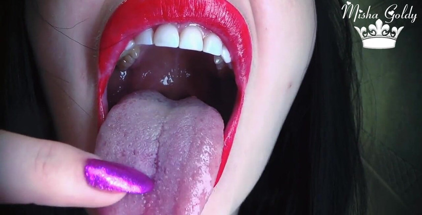 Goddess Misha Goldy: Jsi otrok krutých Obryní! Mmm vypadáš tak chutně! Chci tě...